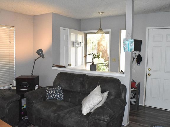 3rd image of 6120-6122 Merrywood Dr