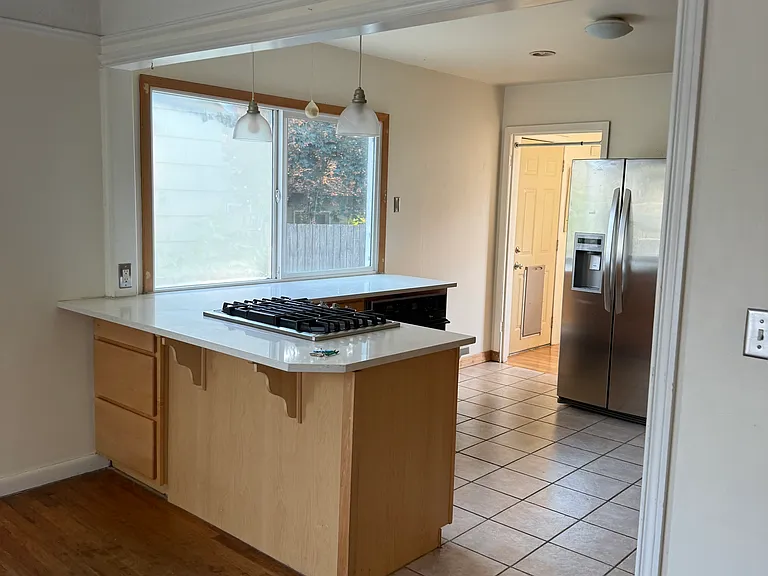 4317 SE 35th Pl — Photo 3