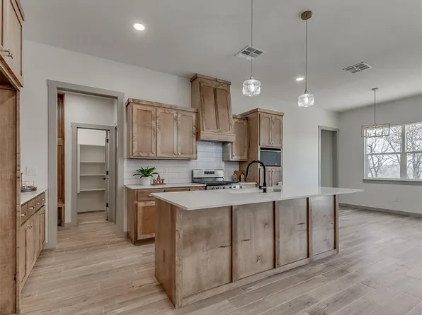 1208 Jerzee Mae Rd, Blanchard, OK 73010
