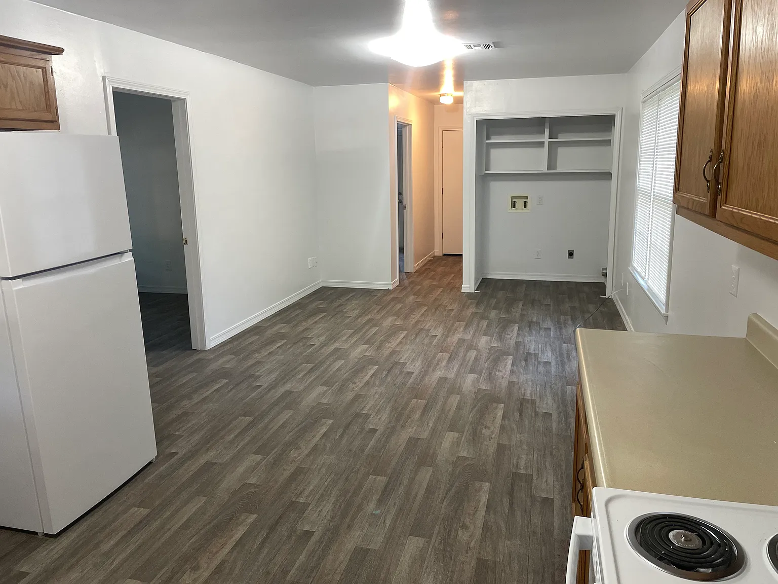 2 bed, 500 sqft, $945 — Photo 3