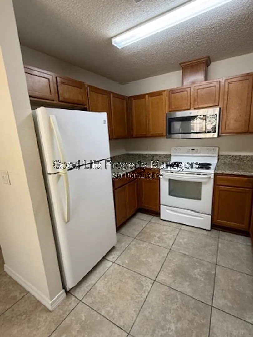3 bed, 2.0 bath, 1150 sqft, $1,475 — Photo 3