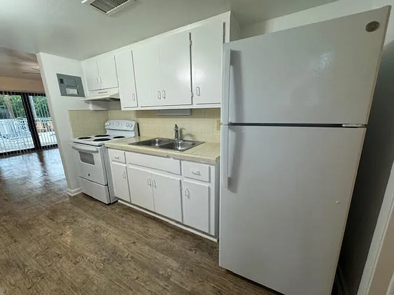 1790 SE 23rd Ave #6A — Photo 3