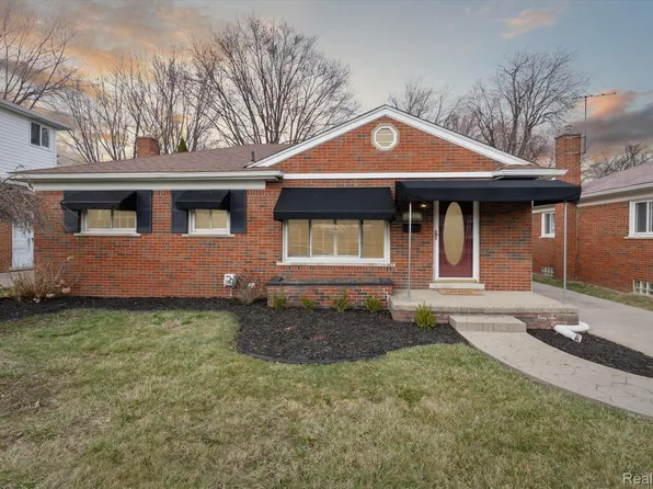 23013 Lincoln St, Saint Clair Shores, MI 48082