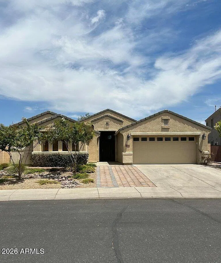 3 bed, 2.0 bath, 2097 sqft, $2,850 — Photo 1