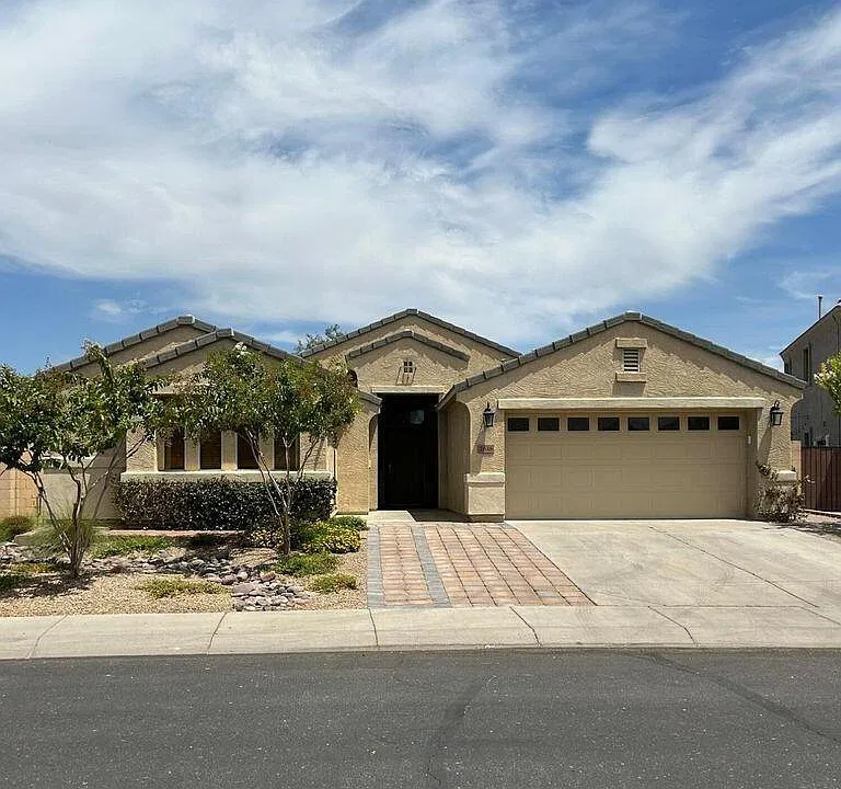 2638 E Bear Creek Ln