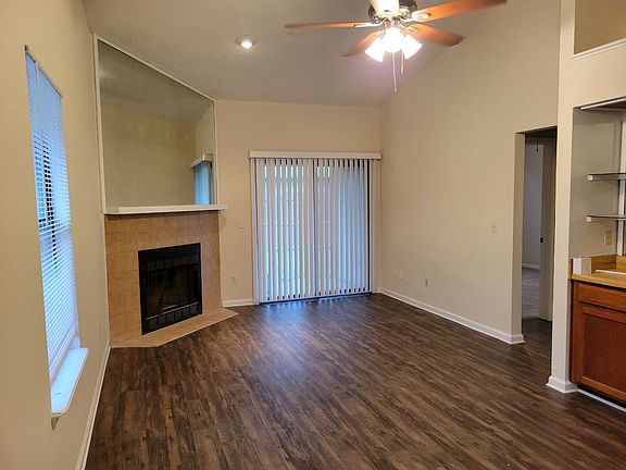 3rd image of 1242 Ticonderoga Trl #C