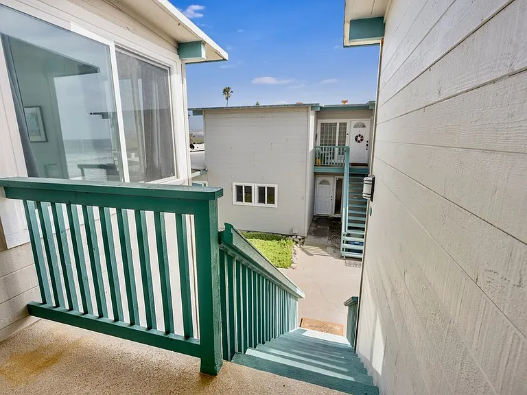 1630 Seacoast Dr #D — Photo 31