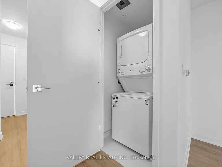 500 Plains Rd E #Penthouse 01 — Photo 16