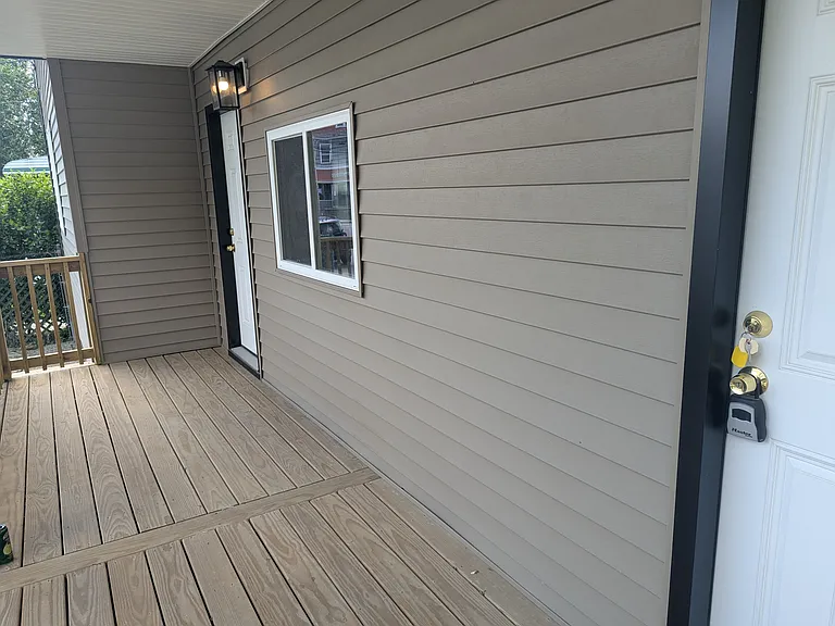 8 Keppel St — Photo 2
