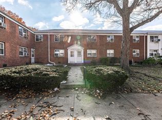 21822 68th Ave, Bayside, NY 11364