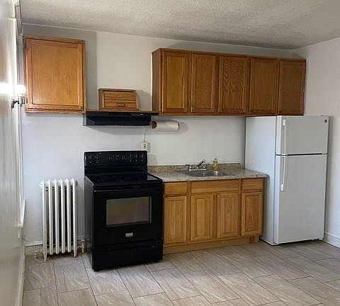 3rd image of 5354 Oakland St Floor 2
