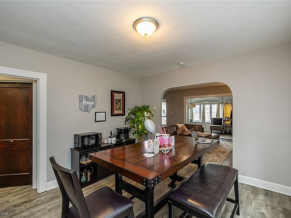4th image of 2184 Wascana Ave