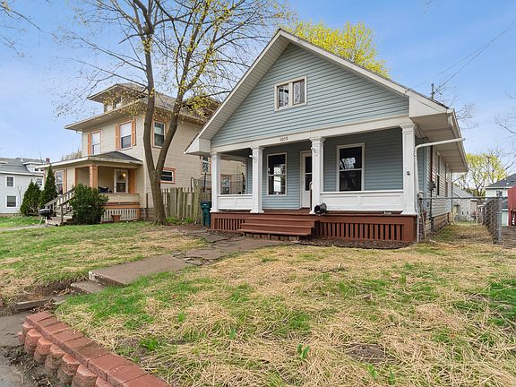 4th image of 1809 Maplewood Ave