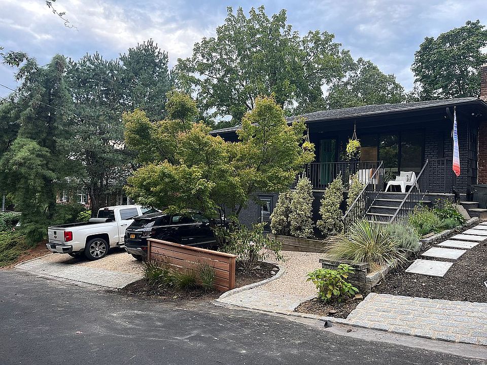 2nd image of 336 Franklin Ave