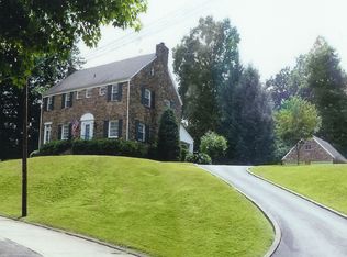 911 Shelby Ave, Fairmont, WV 26554