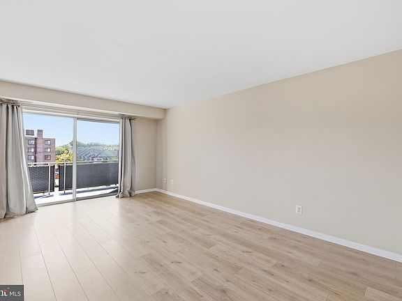 5th image of 1931 N Cleveland St APT 606
