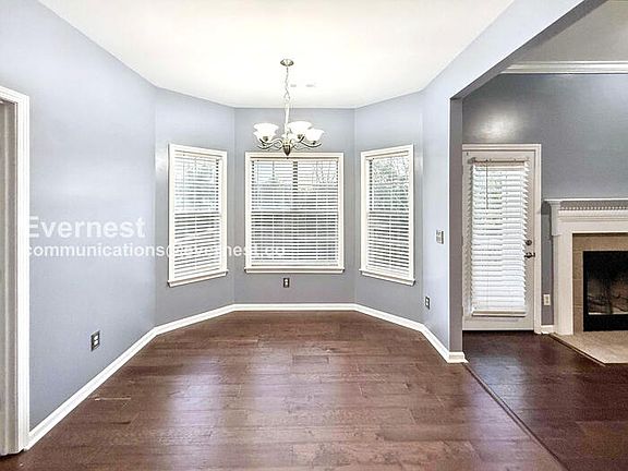4th image of 248 Bentmoor Ln