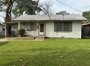 831 Cedar Dr, Mesquite, TX 75149