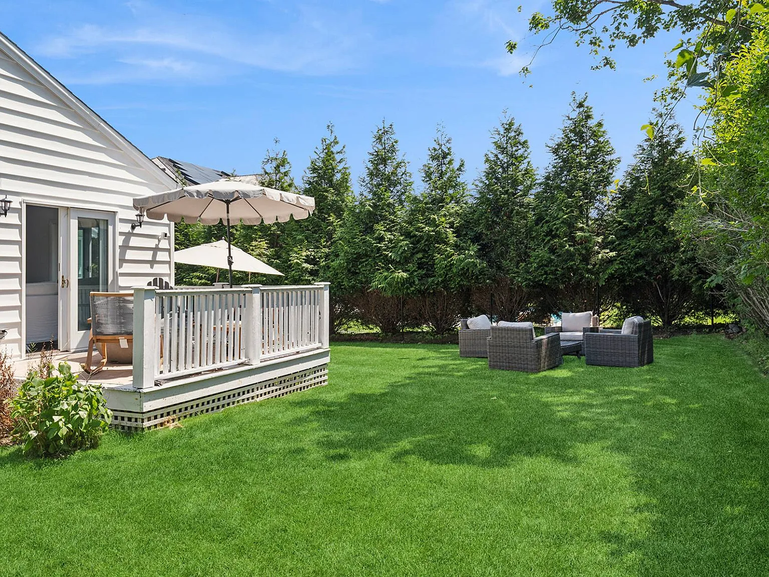 Renovated Beach Cottage East Hampton Fringe — Photo 4