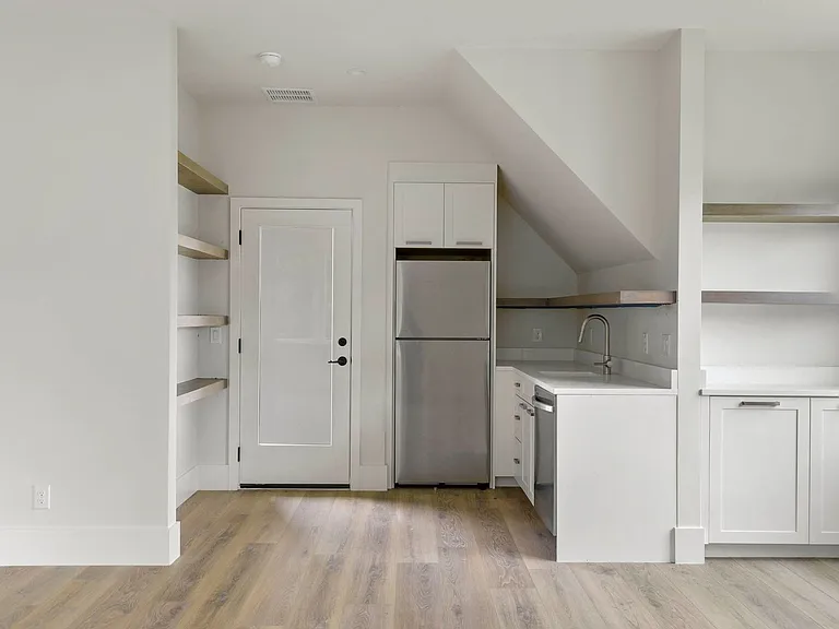 3222 Holliday Ave — Photo 15