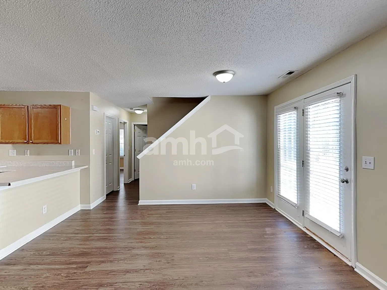 3 bed, 2.0 bath, 1362 sqft, $1,820 — Photo 4