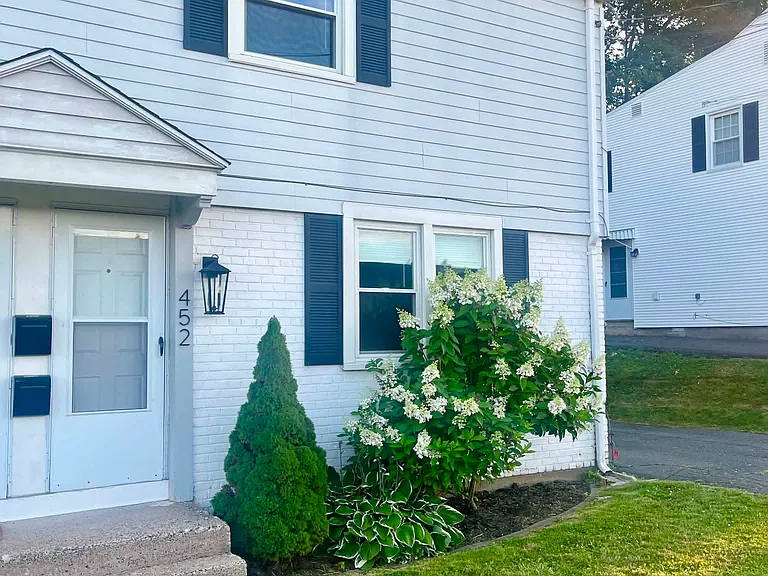 452 Black Rock Ave — Photo 2