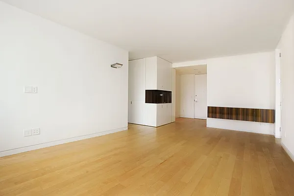 Rented by Platinum Forbes Global Properties | media 31