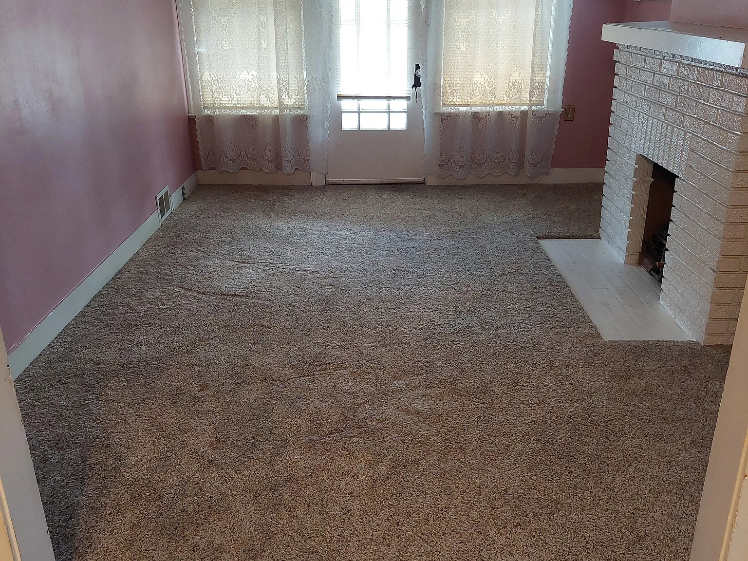 2 bed, 1100 sqft, $1,100 — Photo 2