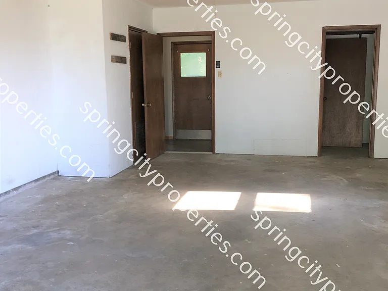 101 W Long Ln — Photo 16