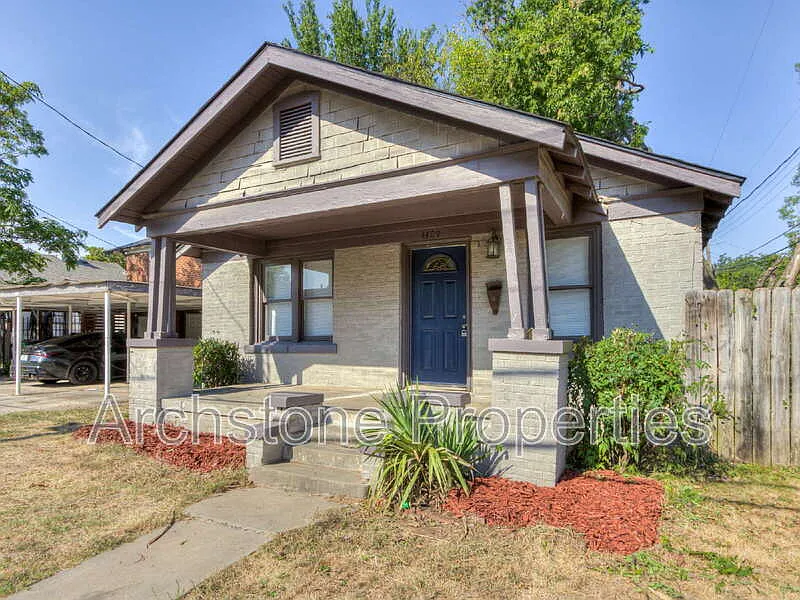 1 bed, 1.0 bath, 800 sqft, $1,045 — Photo 1