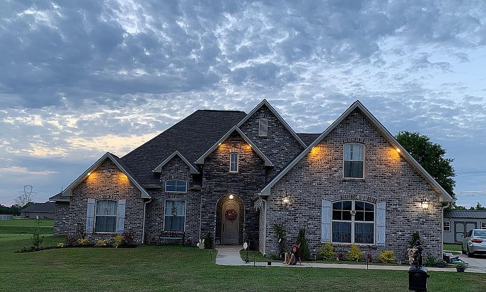2nd image of 7 Cimmaron Ln