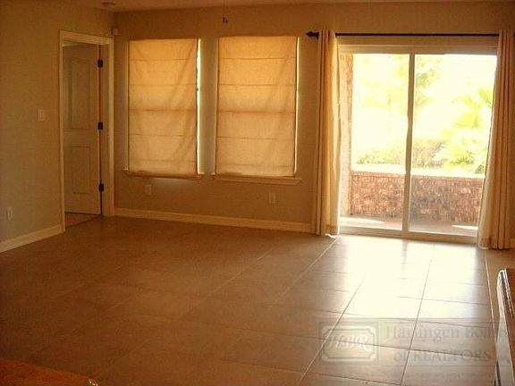 4th image of 565 Heather Dr