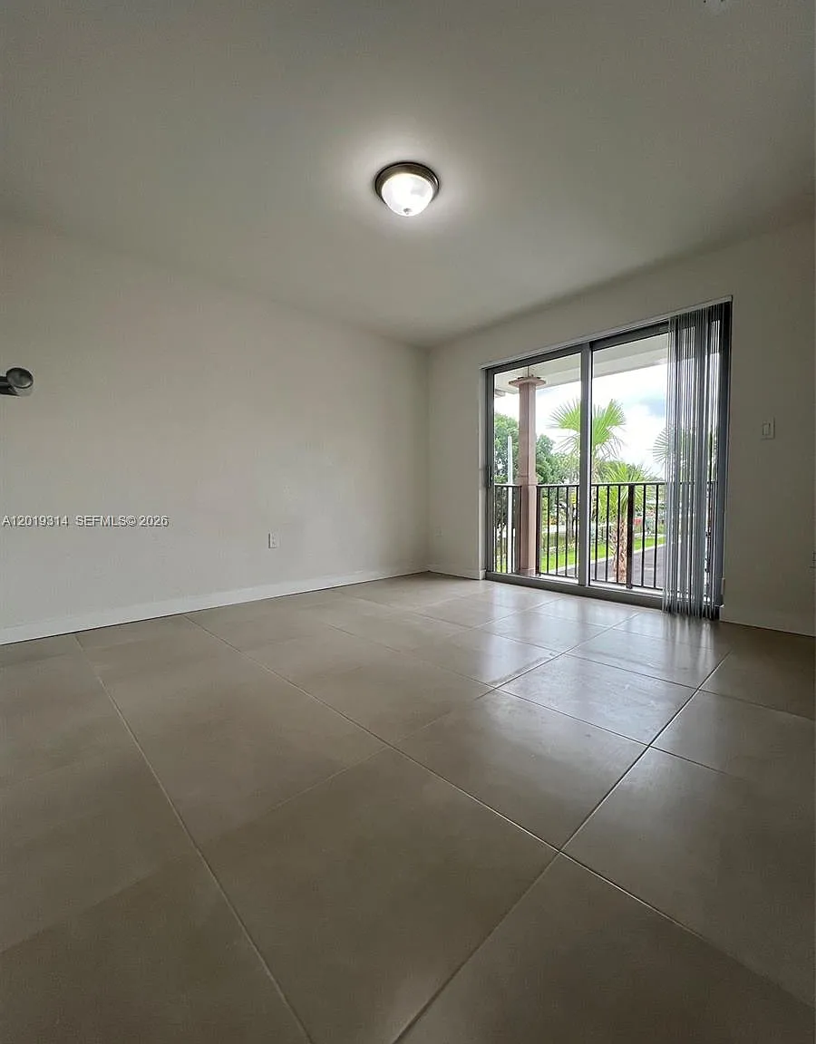 3 bed, 2.5 bath, 1500 sqft, $2,650 — Photo 3