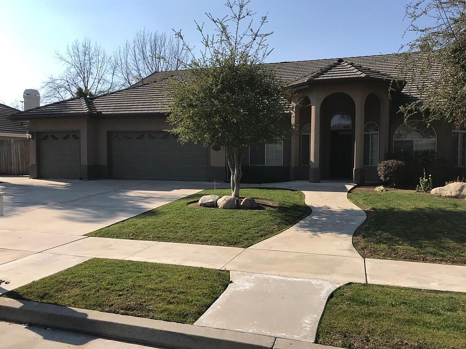 1st image of 2424 SW Cottonwood Cir