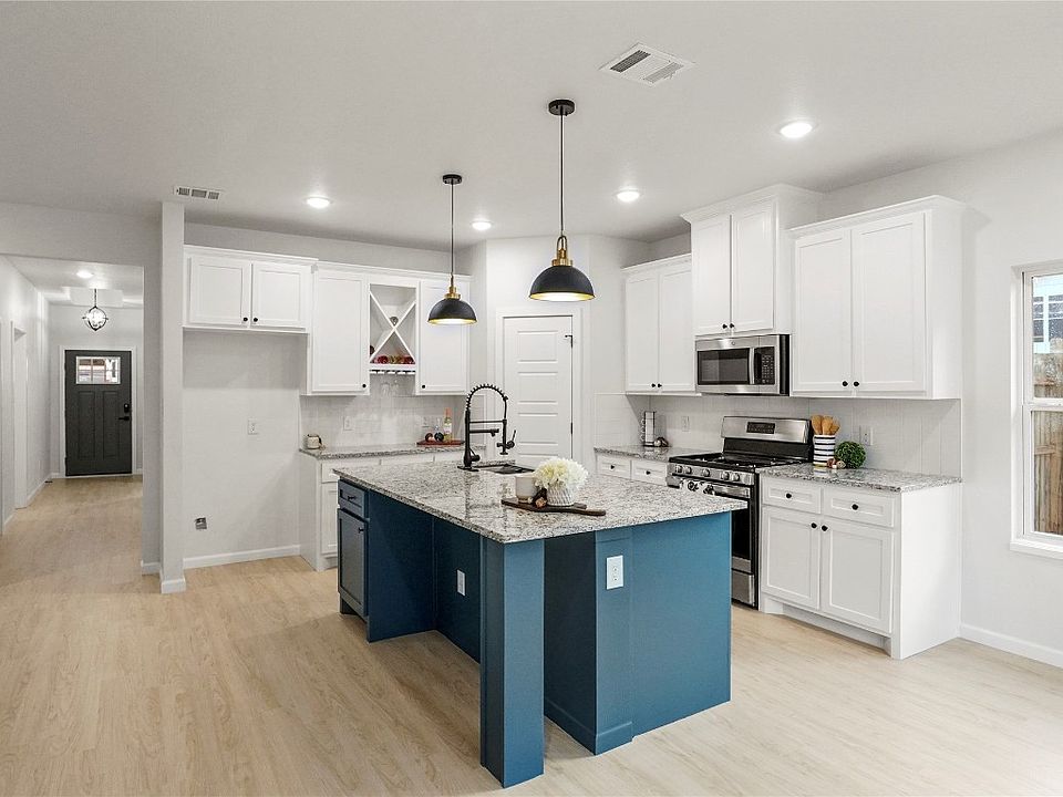 1st image of 2218 Beverly Dr