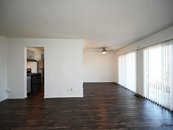 4th image of 371 Heather Ct APT C1