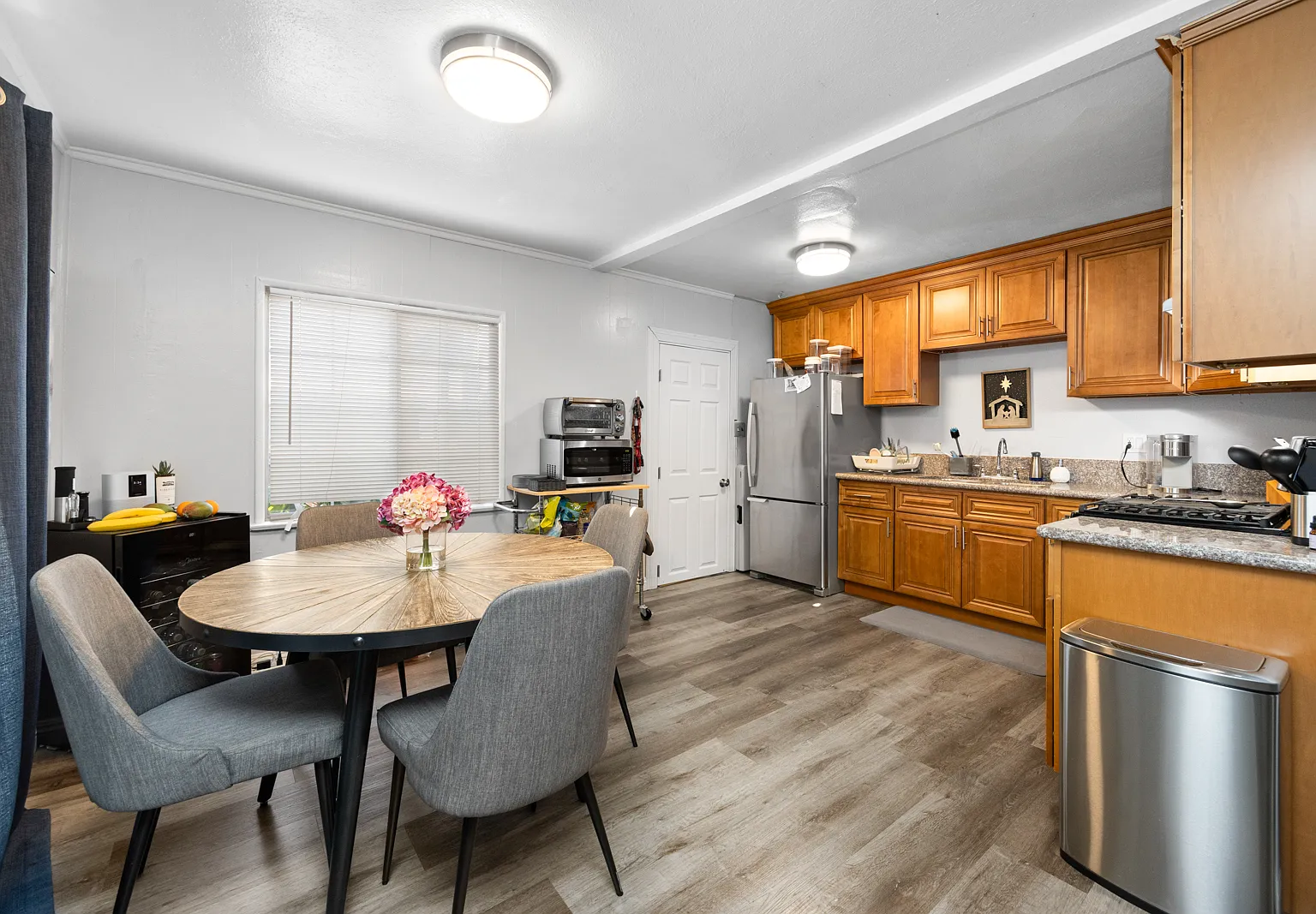 2 bed, 800 sqft, $2,600 — Photo 1
