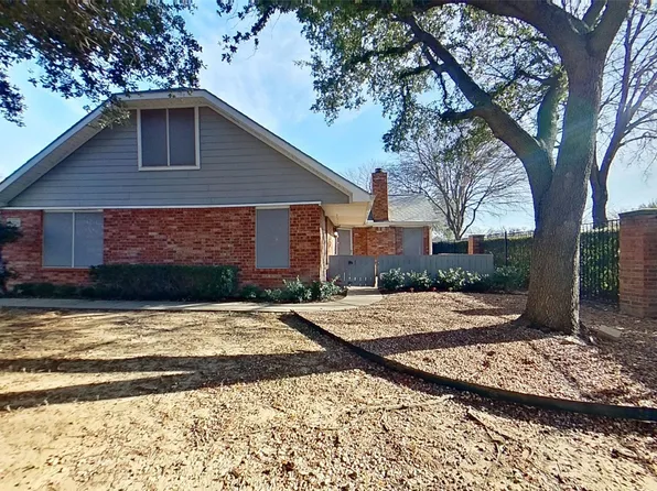 1004 Bridges Dr, Arlington, TX 76012