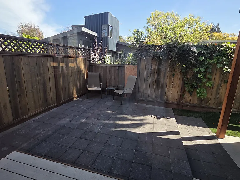 2161 N Valley St #B — Photo 7