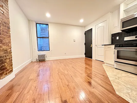 Rented by Pear NYC LLC | media 15