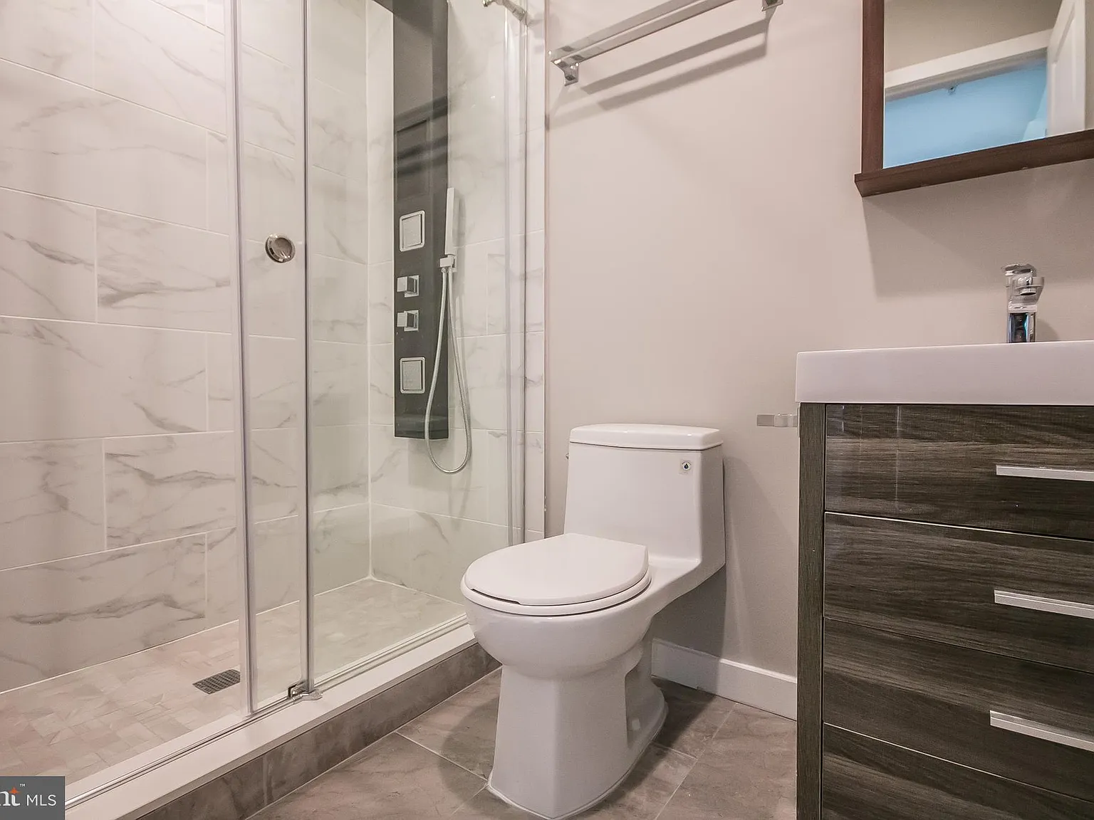 1 bed, 835 sqft, $1,675 — Photo 4