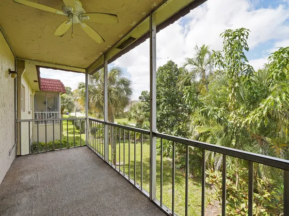 2 Abbey Lane #203, Delray Beach, FL 33446