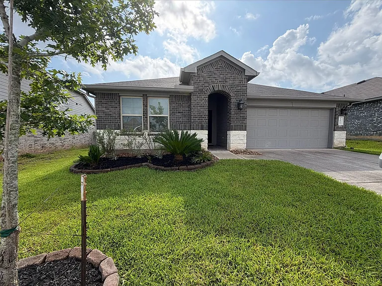 13966 Fort Ward Way — Photo 2
