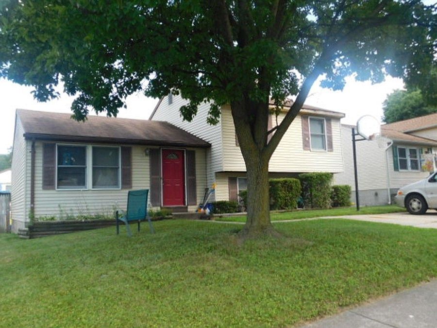 2nd image of 15 Woodmans Ct