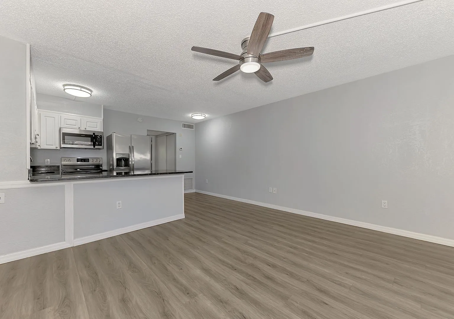 Phillippi Square Apartments — Photo 4
