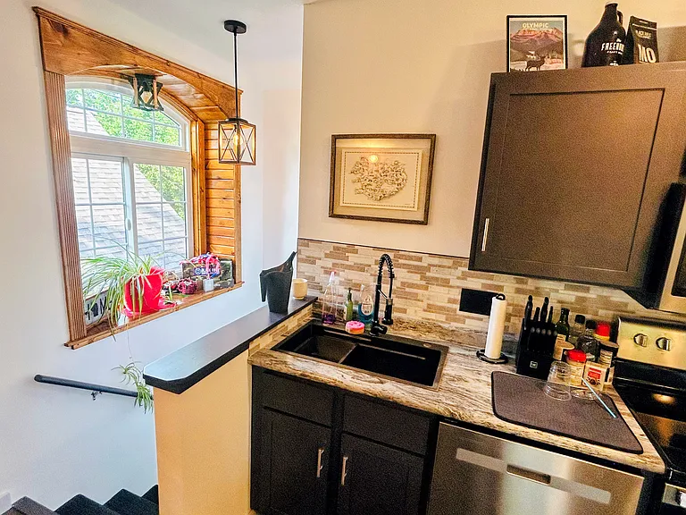 417 Locust St #2 — Photo 5