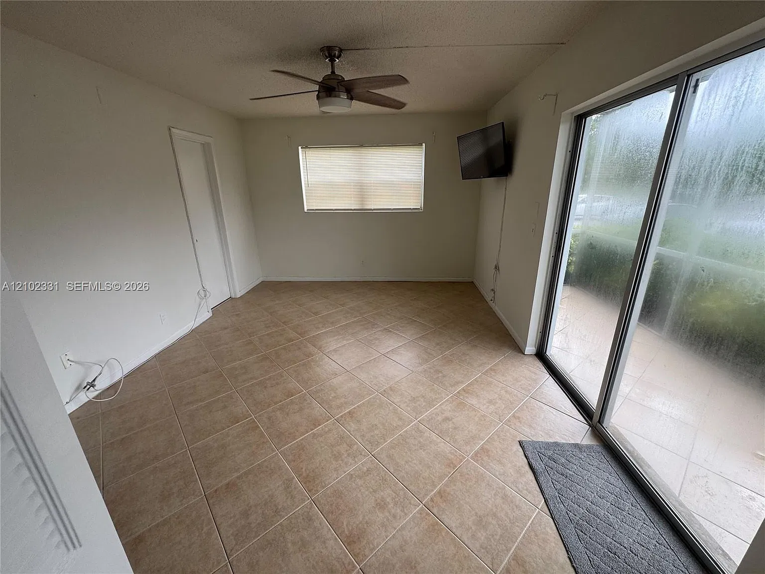 Markham L Condo — Photo 4