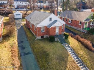 6 Centerview Dr, Troy, NY 12180