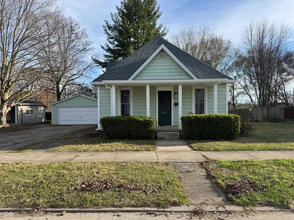 227 E 3rd St, Williamsport, IN 47993