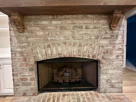 3rd image of 208 Roanoke Cir